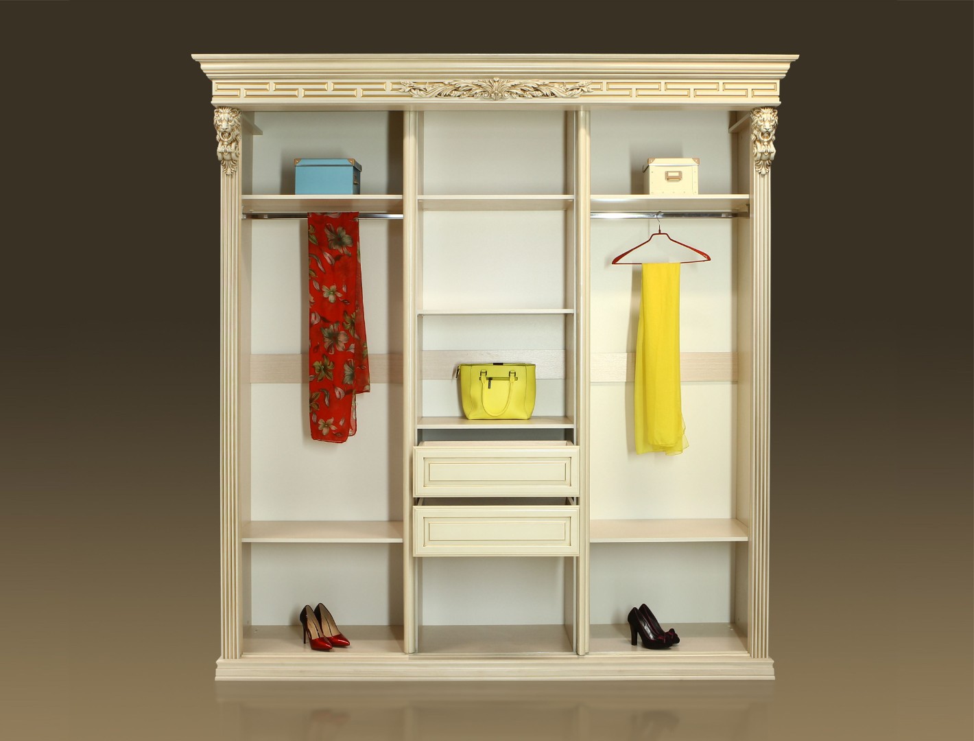 Шкаф-купе 3-х ств. с вешалкой (фасады в К/С) Б8.180-3.322 Карамель/Патина Золото/Беж